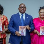 Le livre «Grandes figures du patrimoine artistique et culturel de la RDC» porté sur les fonts baptismaux par le Premier Ministre Sama Lukonde.