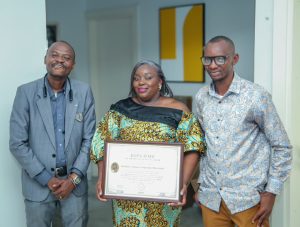 Kinshasa : Un diplôme de mérite et d’excellence décerné à Chouna Lomponda